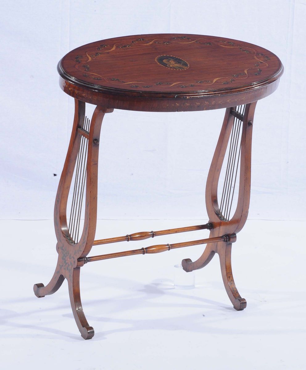 Tavolino con Gambe a Lira, XIX Secolo