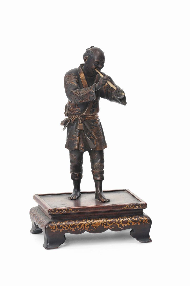 Tre Sculturine in Bronzo a Patina Scura Raffiguranti Popolani, Giappone, Periodo Meiji, XIX Secol...