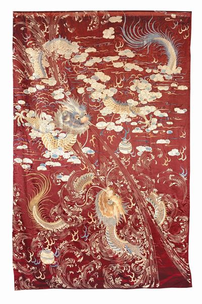 Pannello in Seta Ricamato con Dragoni, Cina, Periodo Repubblica, Inizio XX Secolo