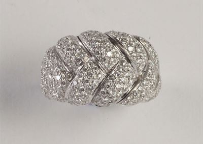 Anello a Treccia con Pavé di Diamanti