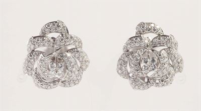 Orecchini in Diamanti a Forma di Fiore