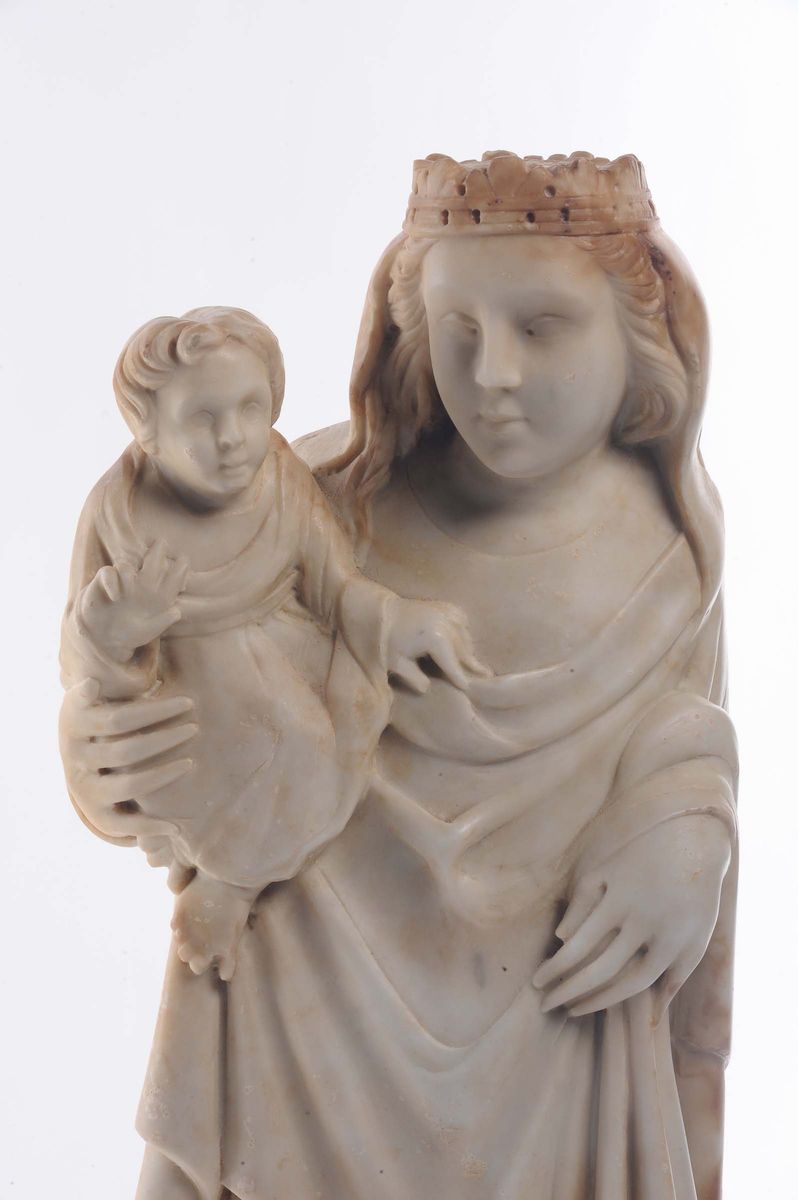 Madonna con Bambino Gotica in Marmo Bianco, Toscana XIV Secolo