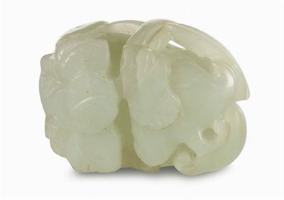 Piccola Giada Bianca Celadon Raffigurante Frutta. Cina, Dinastia Qing, XIX Secolo
