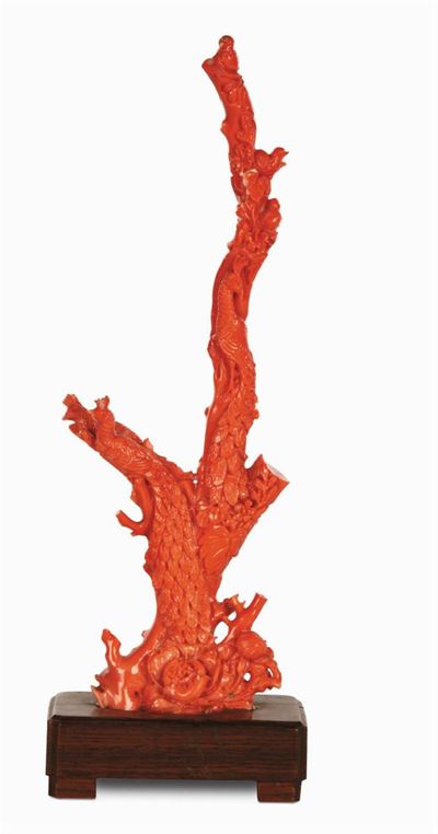 Ramo di Albero in Corallo con Pavoni, Cina, Dinastia Qing, XIX Secolo