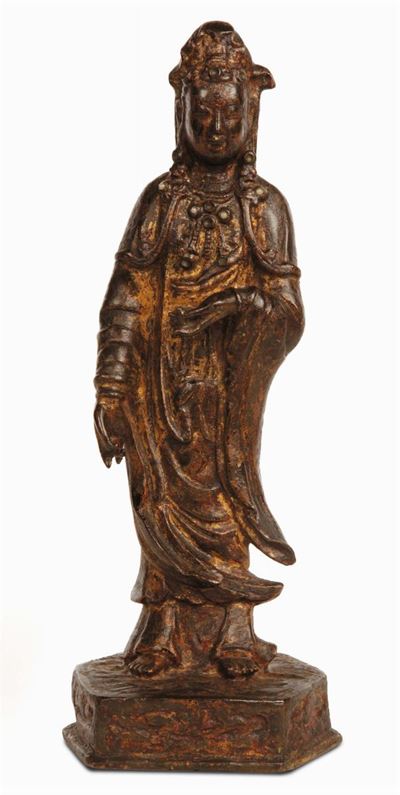 Guanyin in Bronzo con Tracce di Doratura. Cina, Dinastia Ming, XVII Secolo