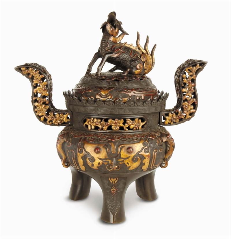 Incensiere in bronzo con cromia e doratura, Cina, Dinastia Qing, XVIII secolo  - Asta Arte Orientale - Cambi Casa d'Aste