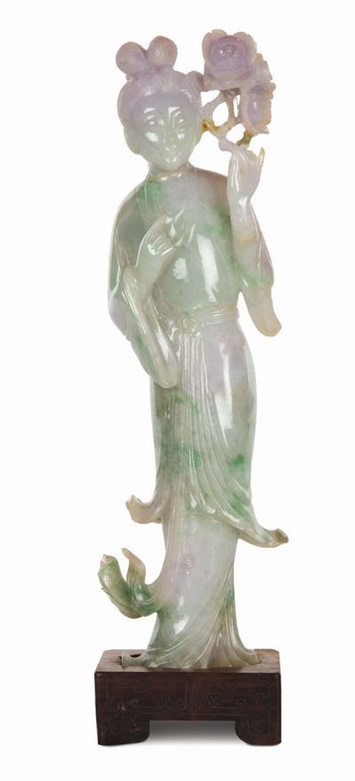 Sculturina di Guanyin in Giadeite, Cina. Periodo Repubblica, XX Secolo