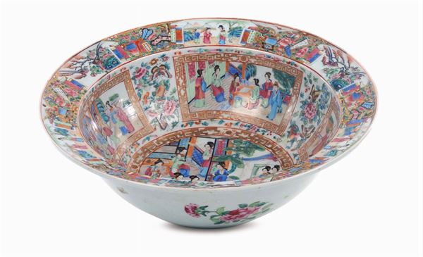 Canton washbasin with figures, China, Qing Dynasty, 19th century
