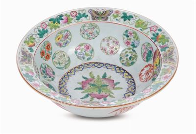 Bacile Famiglia Rosa con Farfalle, Cina, Dinastia Qing, XIX Secolo