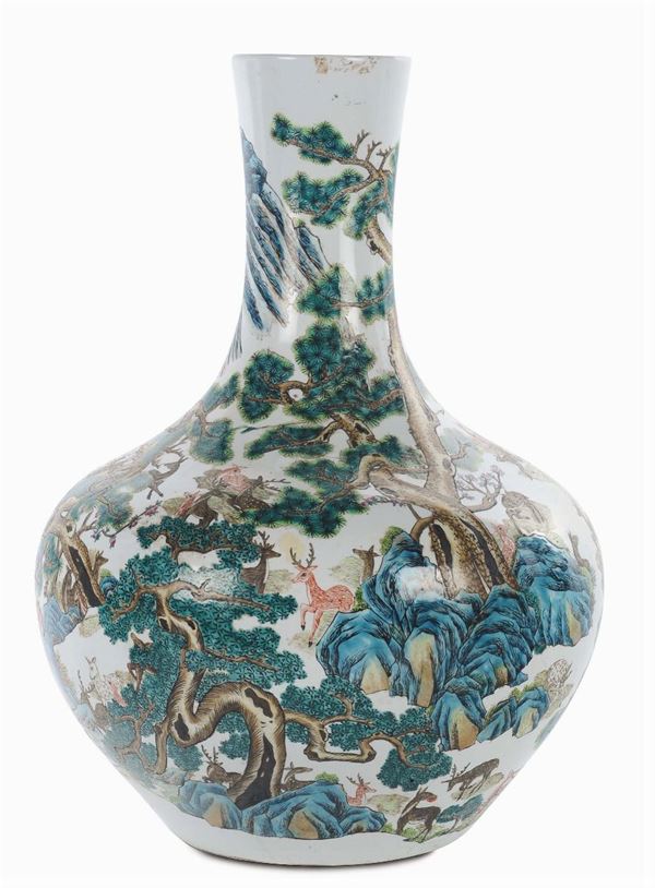 Grande vaso in porcellana con cervi, Famiglia Verde Centocervi, Cina, periodo Repubblica, inizio XX secolo