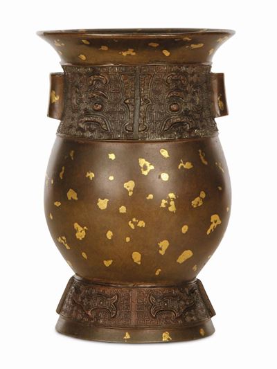 Vasetto Bronzo Brunito di Forma Arcaica con Pennellate in Oro, Marchio Xuande, Cina, Dinastia Qin...