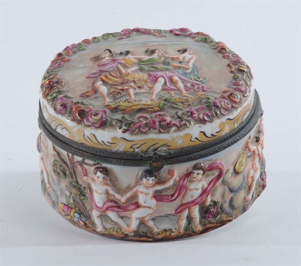 Scatola in porcellana di Capodimonte
