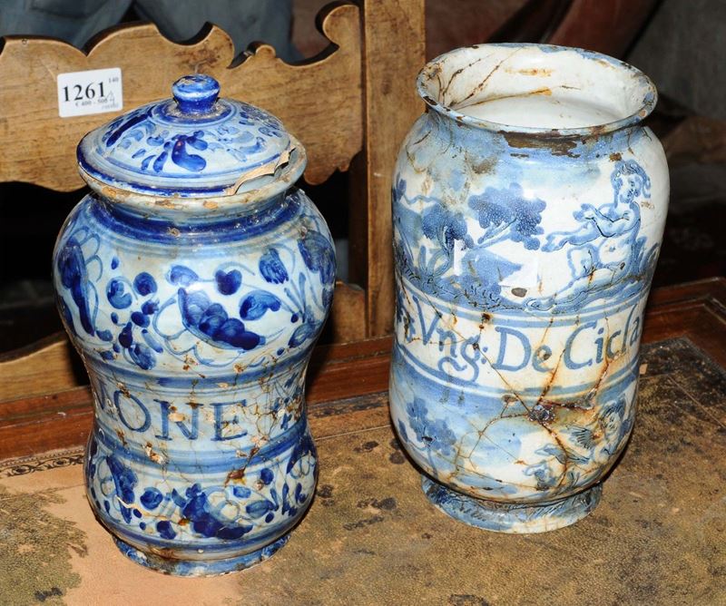 Due albarelli vecchia Savona diversi  - Asta Antiquariato e Dipinti Antichi - Cambi Casa d'Aste