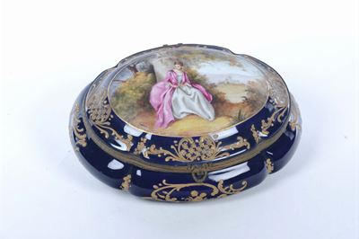 Scatola Ovale in Porcellana di Sevres, XX Secolo