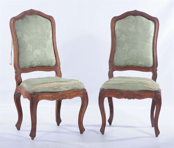 Coppia di sedie Luigi XV in noce, XVIII secolo