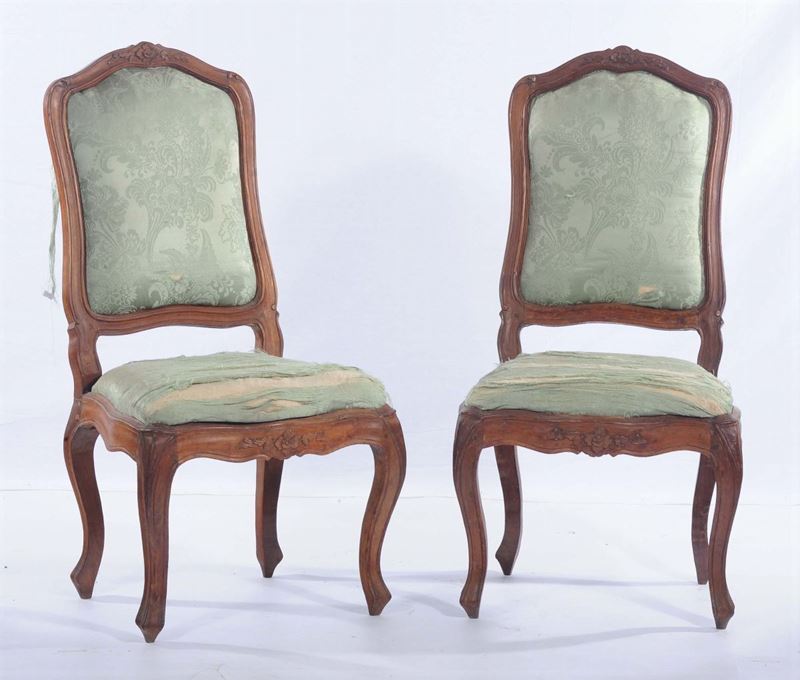 Coppia di sedie Luigi XV in noce, XVIII secolo  - Asta Antiquariato e Dipinti Antichi - Cambi Casa d'Aste