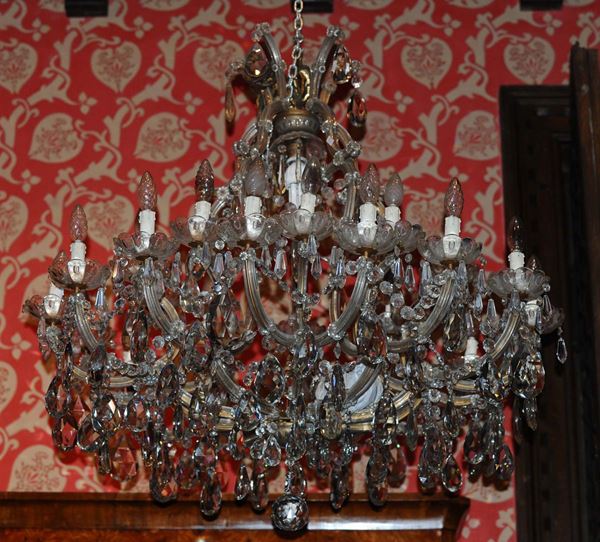 Lampadario in vetro e cristallo Maria Teresa a 25 luci