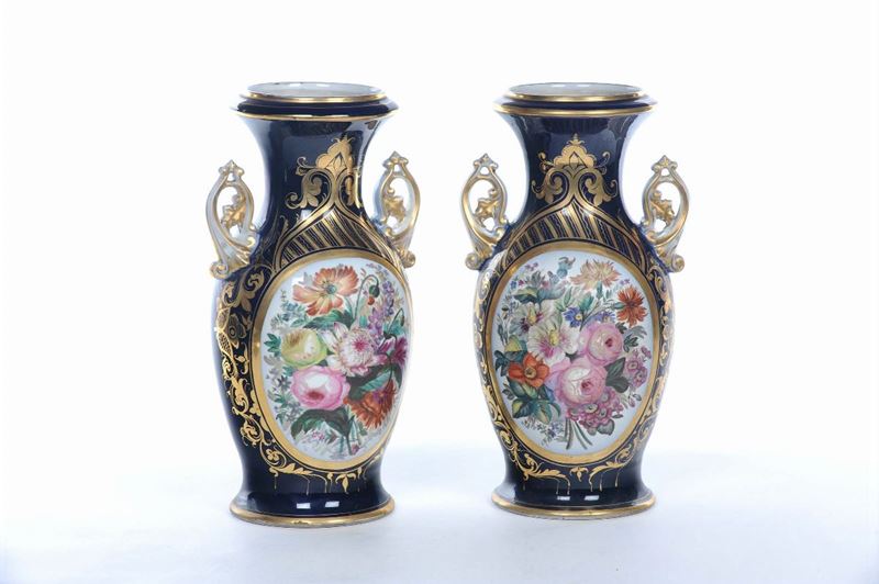 Coppia di vasi in porcellana Vecchia Parigi  - Asta Antiquariato e Dipinti Antichi - Cambi Casa d'Aste