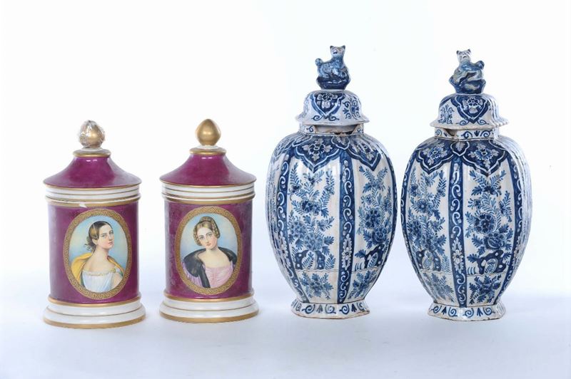 Due coppie di vasi in in porcellana  - Auction Antique and Old Masters - Cambi Casa d'Aste