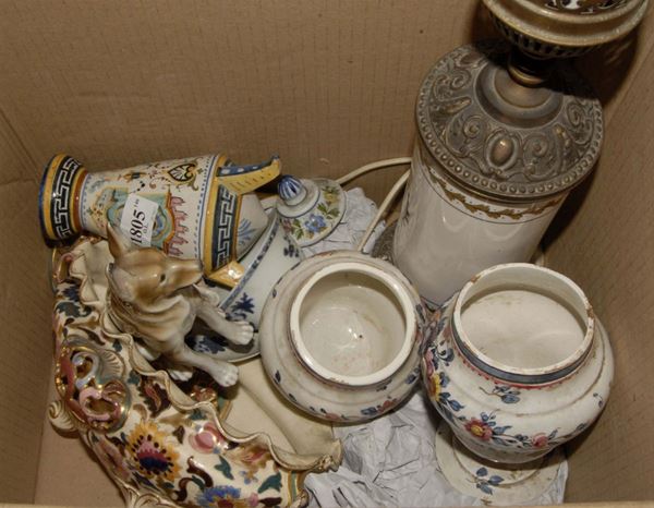 Lotto di oggetti in ceramica