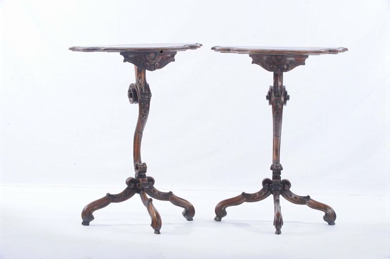 Coppia di gueridon in noce  - Asta Antiquariato e Dipinti Antichi - Cambi Casa d'Aste