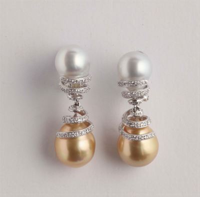 Orecchini con Perla Bianca e Gold