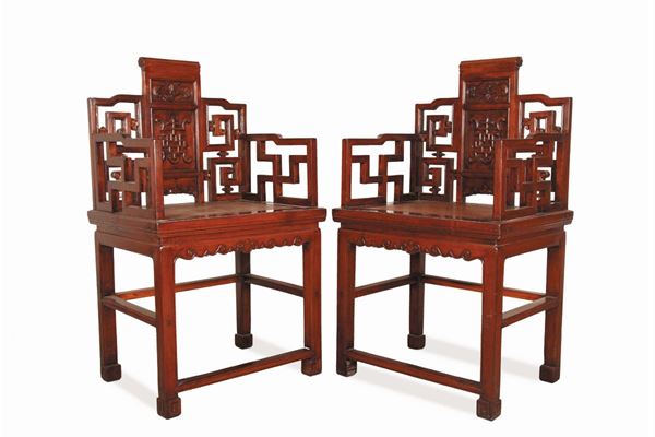 Coppia di sedie in legno di homu, Cina, fine Dinastia Qing, XIX secolo