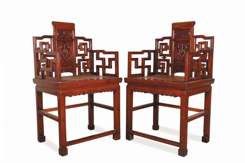 Coppia di sedie in legno di homu, Cina, fine Dinastia Qing, XIX secolo  - Asta Arte Orientale - Cambi Casa d'Aste