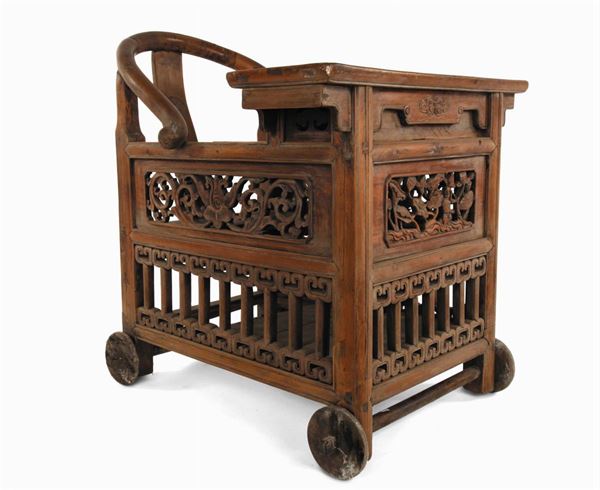 Small larch pushchair for children, China, end of Qing Dynasty, 19th century