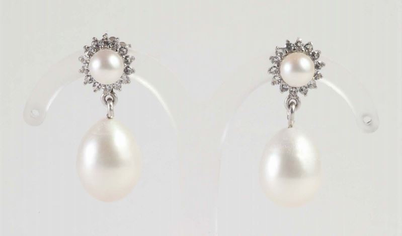 Orecchini con perle bianche  - Asta Argenti e Gioielli Antichi e Contemporanei - Cambi Casa d'Aste