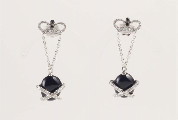 Orecchini pendenti in onice e diamanti