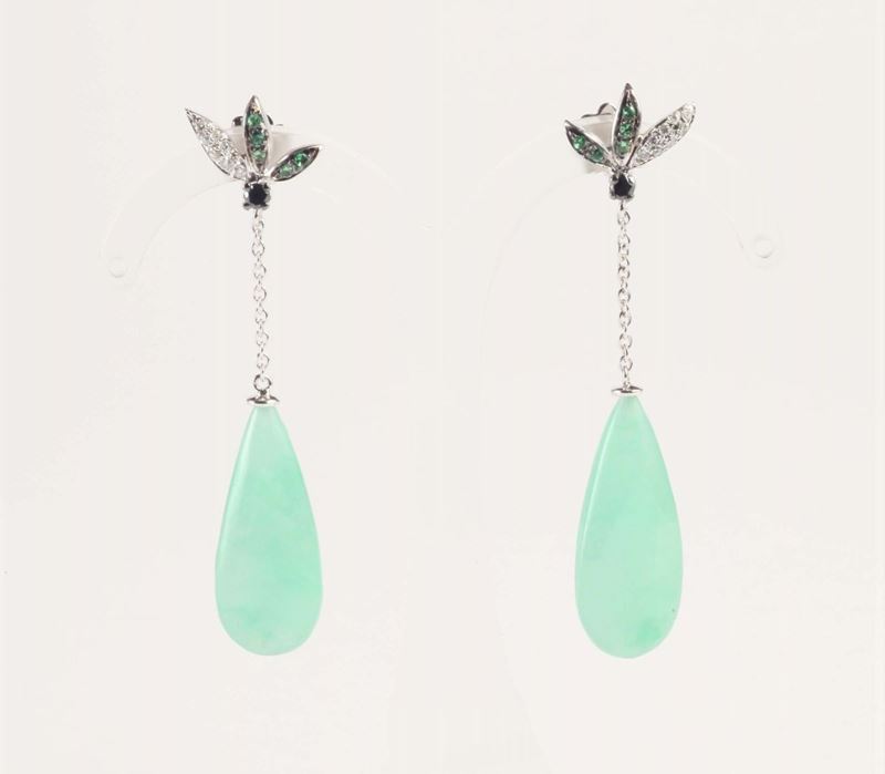 Orecchini con giada taglio goccia  - Asta Argenti e Gioielli Antichi e Contemporanei - Cambi Casa d'Aste