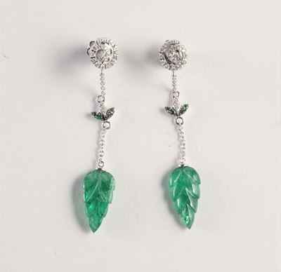 Orecchini con Tsavorite Incisa