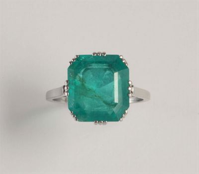 Anello con Smeraldo Colombiano di Ct 6,23. 1920 - 1930