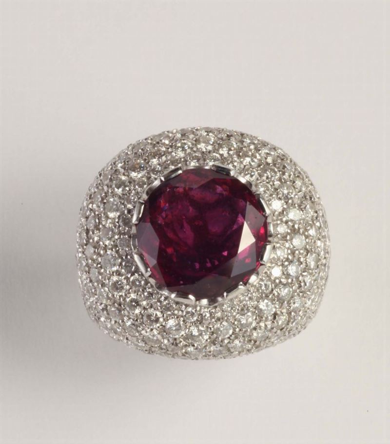 Anello con pietra rossa e pavé di diamanti  - Auction Silvers, Ancient and Comtemporary Jewels - Cambi Casa d'Aste