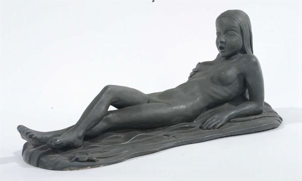 Terracotta raffigurante figura femminile sdraiata MGA Genova