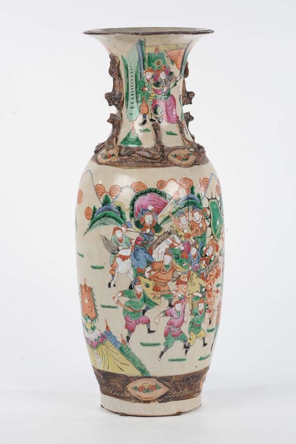 Vaso in porcellana policroma, Cina XIX secolo