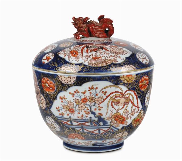 Soup tureen in Imari porcelain, Japan, 19th century
