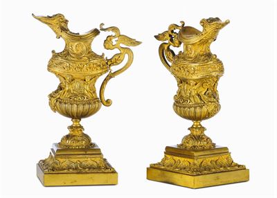 Coppia di Versatoi in Bronzo Dorato, XVIII Secolo