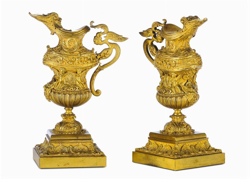 Coppia di versatoi in bronzo dorato, XVIII secolo  - Auction Antique and Old Masters - Cambi Casa d'Aste