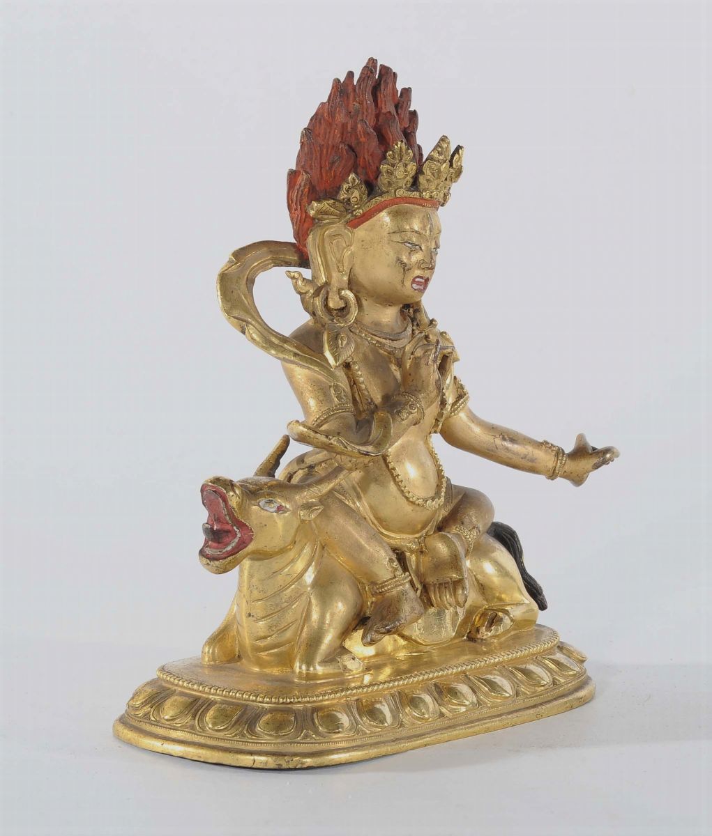 Figura di Yama in Bronzo Dorato Seduto su Bufalo, Cina Tibet, Dinastia Qing XVII Secolo