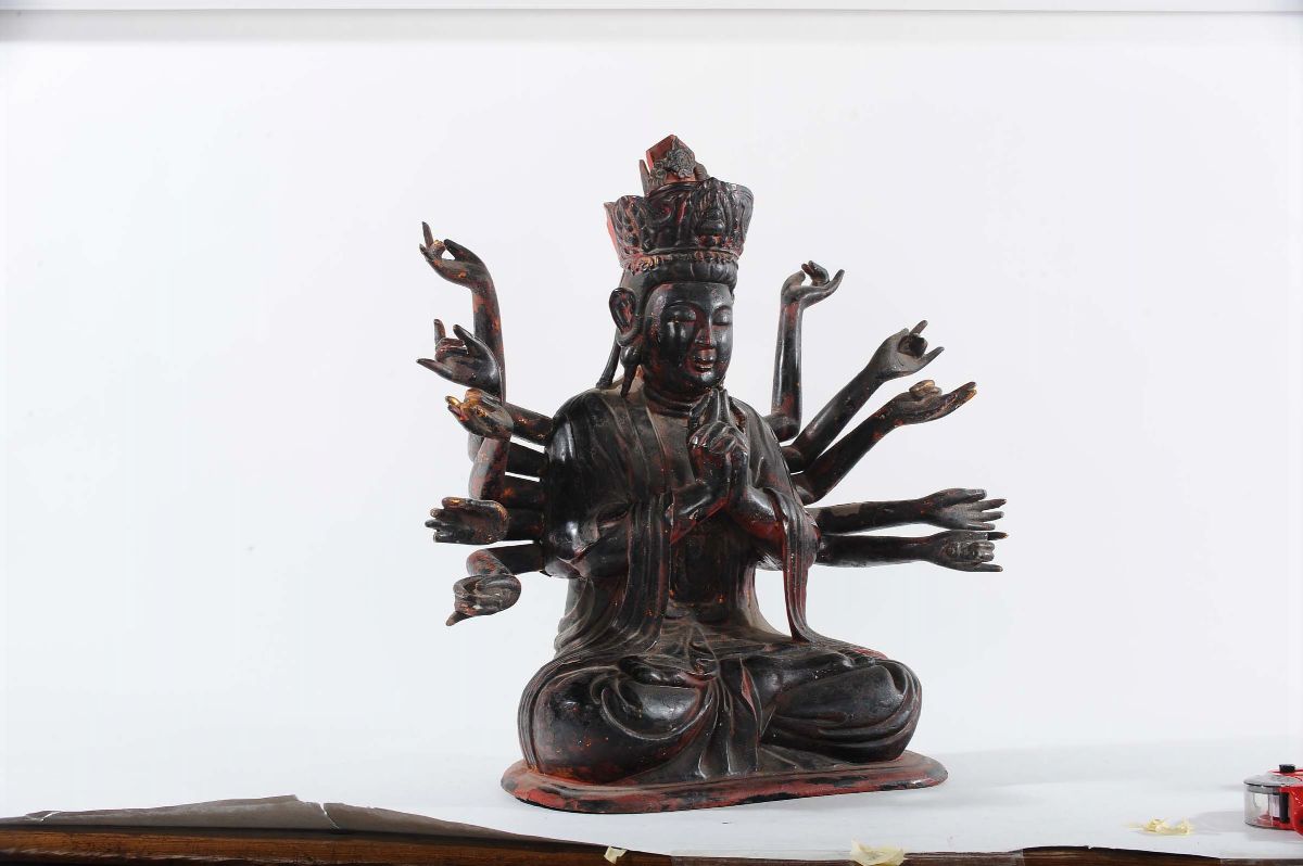 Grande Guaniyn in Legno Laccato a Dieci Braccia, Cina, Dinastia Qing, XVIII Secolo