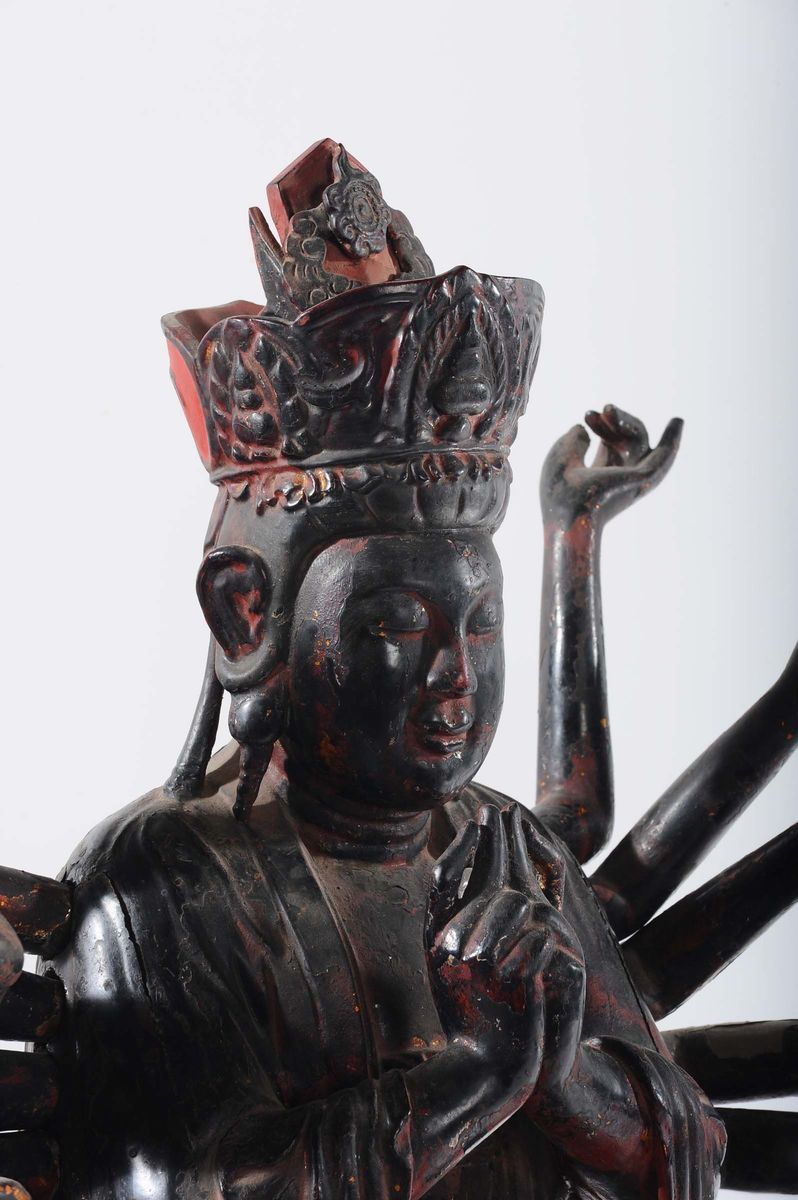 Grande Guaniyn in Legno Laccato a Dieci Braccia, Cina, Dinastia Qing, XVIII Secolo