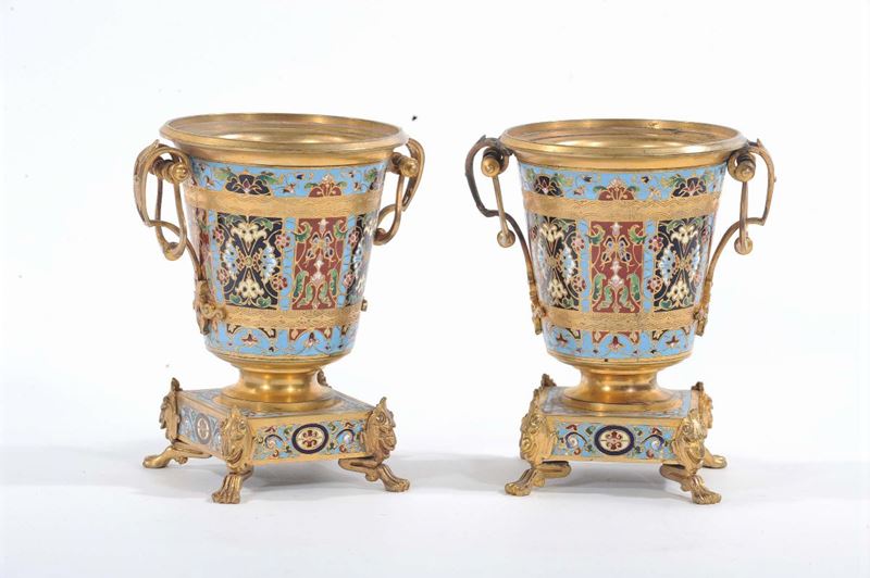 Coppia di vasi in bronzo e smalti cloisonnè  - Auction Antique and Old Masters - Cambi Casa d'Aste