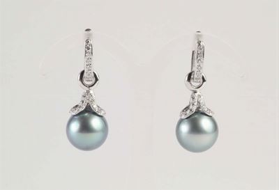 Orecchini con Perla Tahiti e Diamanti