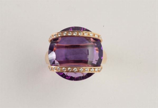 Anello con ametista e diamanti