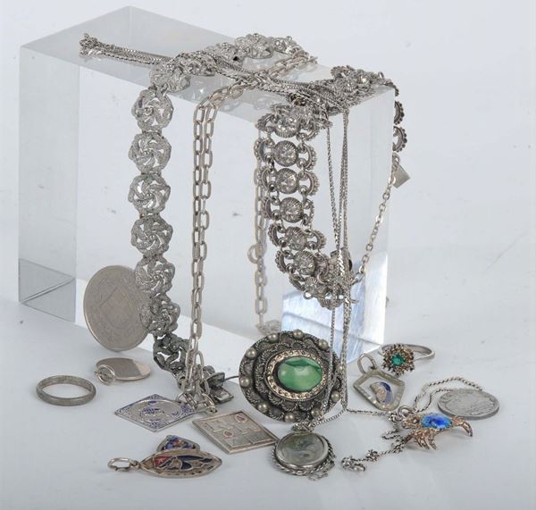Lotto composto da collane diverse in argento, gr. 135