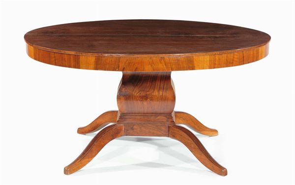 Tavolo circolare interamente lastronato, XIX secolo