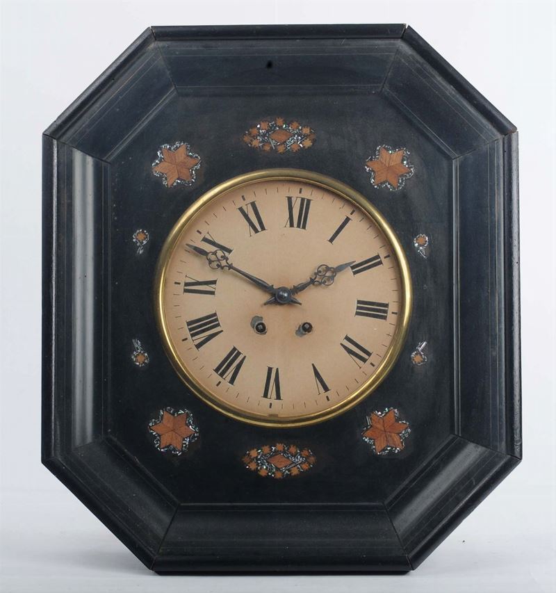 Orologio ottagonale in legno e ottone con inserti in madreperla  - Auction OnLine Auction 4-2013 - Cambi Casa d'Aste