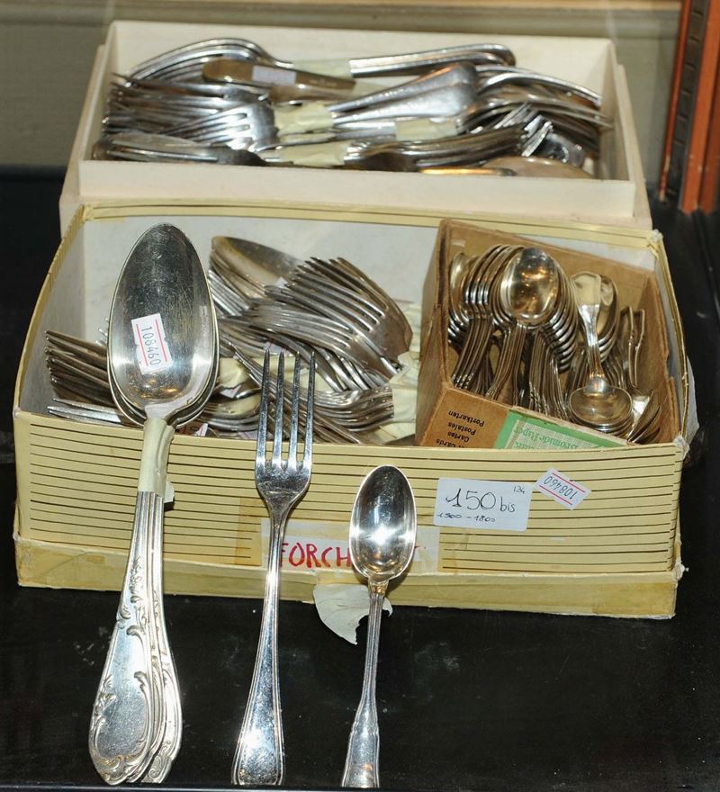Insieme di posate in argento e metallo argentato  - Asta Argenti e Gioielli Antichi e Contemporanei - Cambi Casa d'Aste